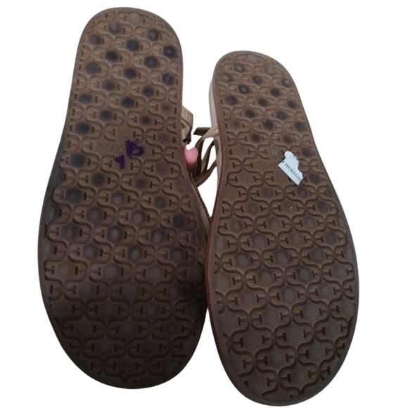 [D111] Sam Edelman Gold Flat Sandals with Thong Design, Size 7.5 - Picture 4 of 6